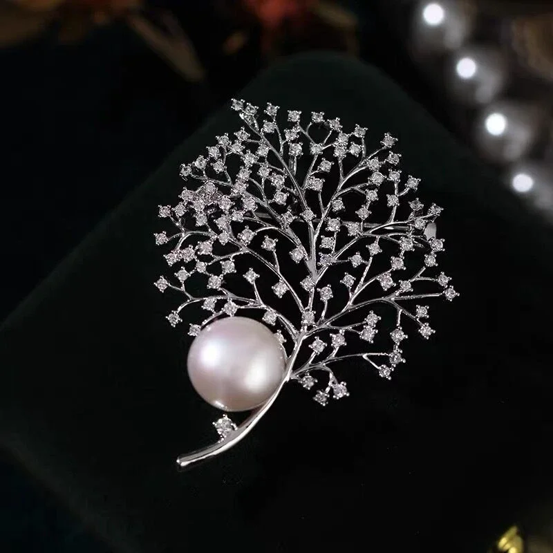 Embroidery Australia - Natural Freshwater Pearl Brooch 9-10MM Sky
