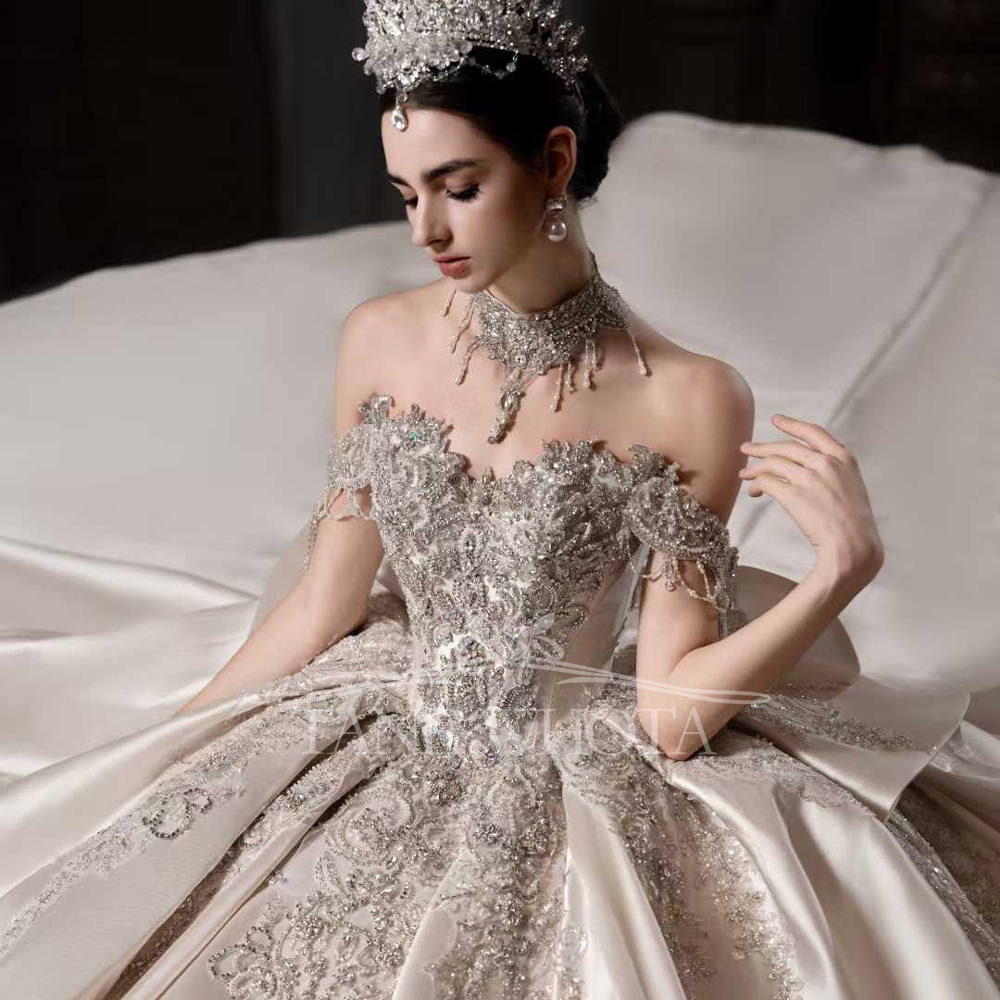 Luxury Rose Pink Sequined Ball - đánh giá và giá Embroidery Rose