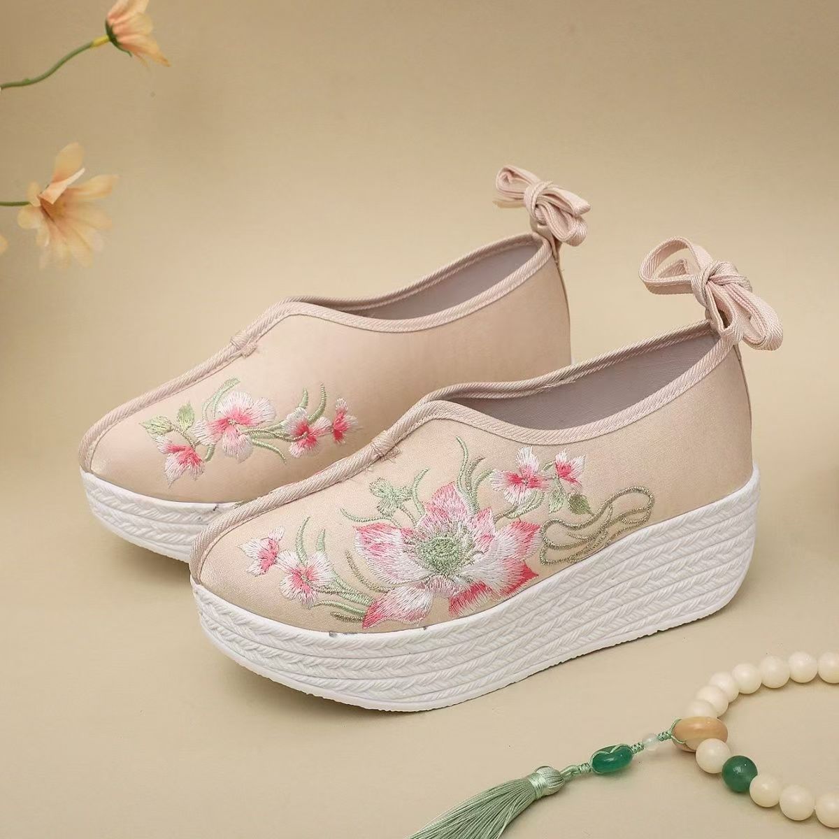 Woman Ethnic Style Wedges Embr - đánh giá và giá Embroidery Lace