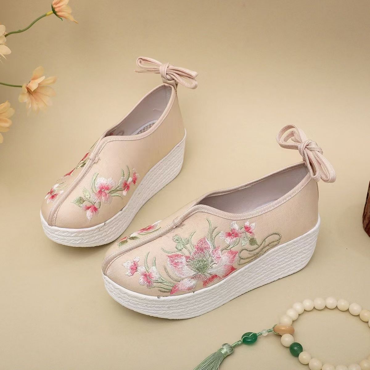 Woman Ethnic Style Wedges Embr - đánh giá và giá Embroidery Lace